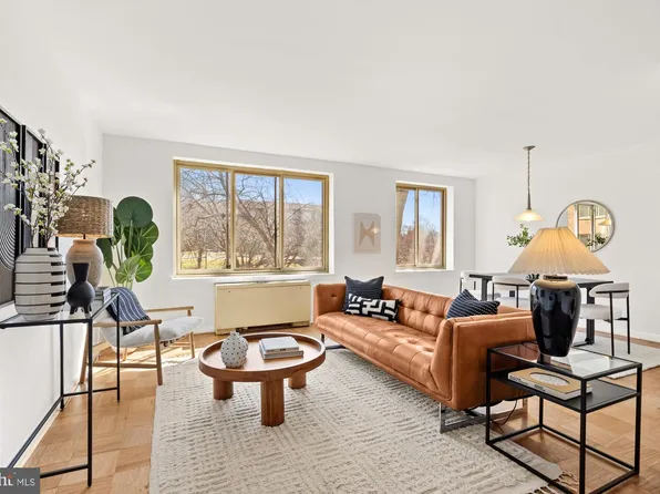 3000 Spout Run Pkwy APT D405, Arlington, VA 22201