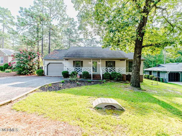 2420 W Longleaf Drive, Pinehurst, NC 28374