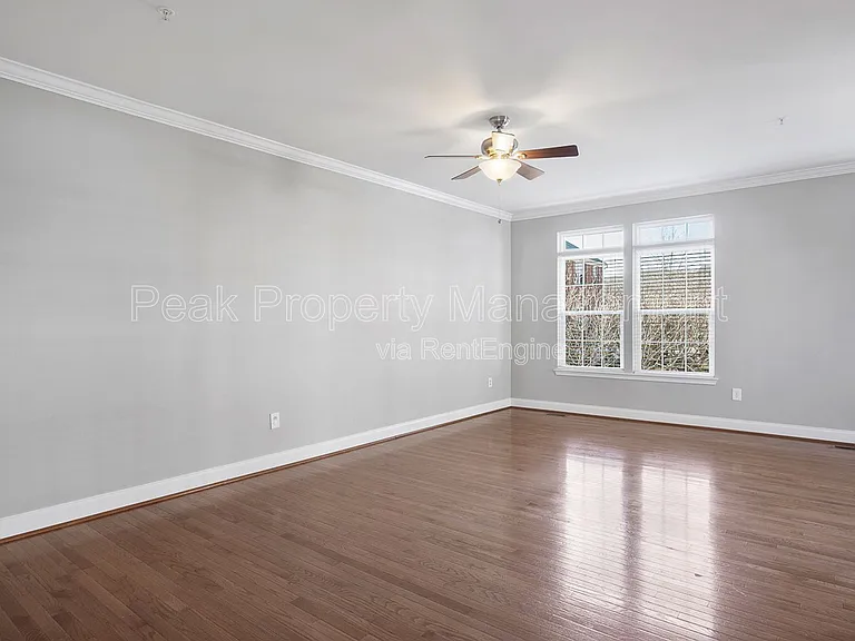 3823 Maher Mnr — Photo 13