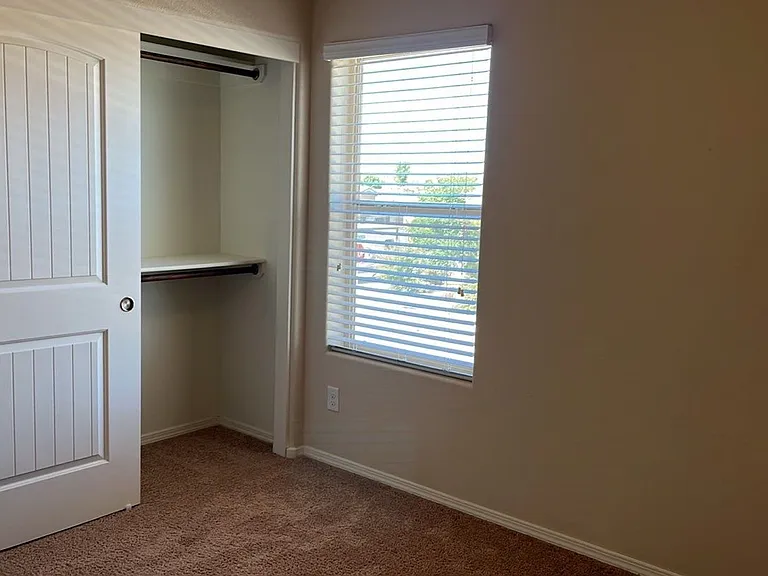 3806 Dynamite Rd NE — Photo 20