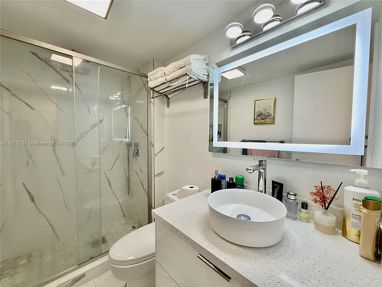 3140 S Ocean Dr #512 — Photo 37