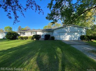 6169 Johnson Rd, Flushing, MI 48433
