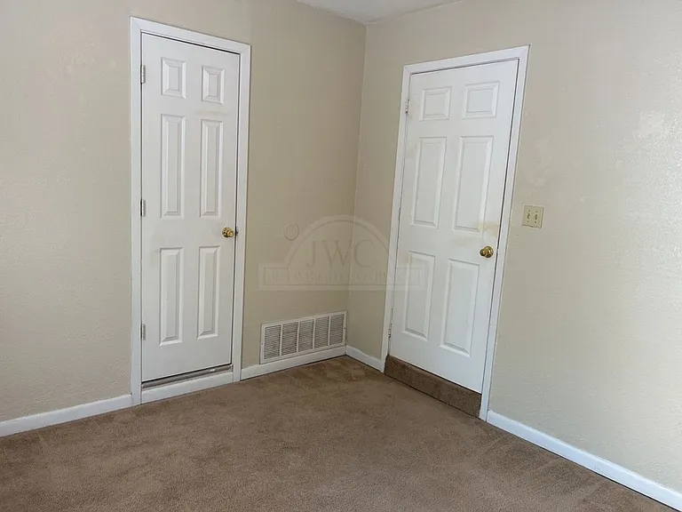 1608 Duncan Ave — Photo 12
