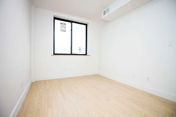 Rented by Nooklyn NYC LLC | media 12