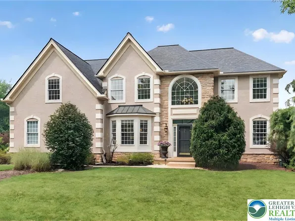 5007 W Saucon Ave, Center Valley, PA 18034