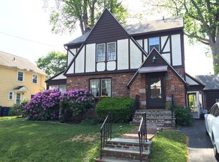 65 Dartmouth Ave, Warwick, RI 02888