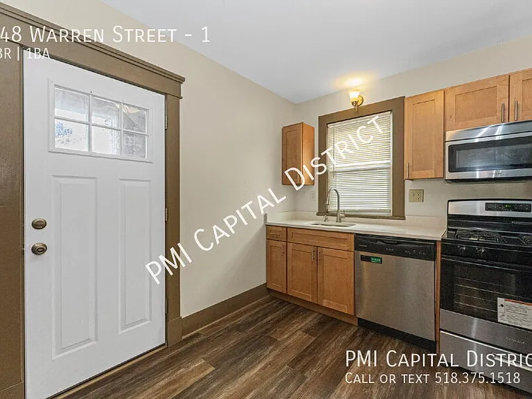 548 Warren St #1 — Photo 3