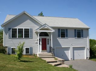 38 3rd St, Worcester, MA 01602