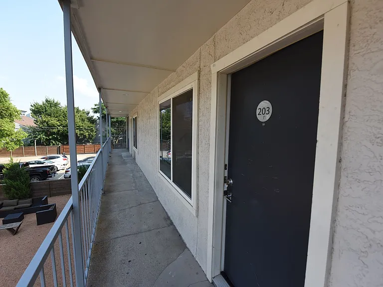 5404 Reiger Ave — Photo 6