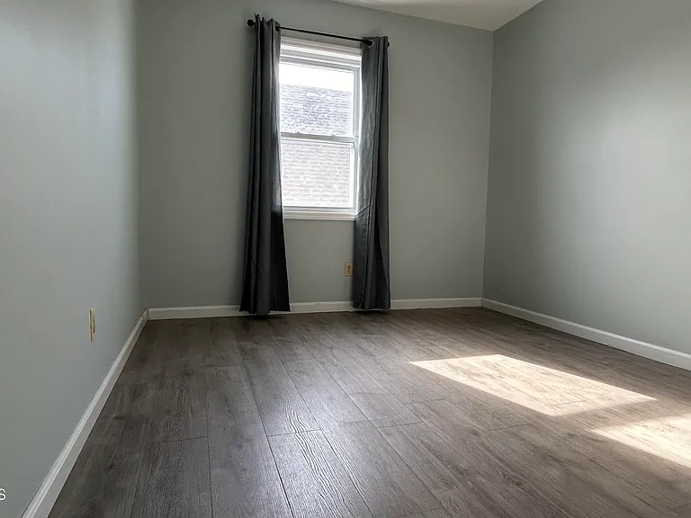 58 Kearney Ave — Photo 12