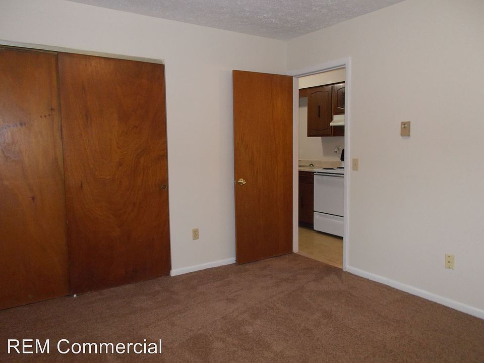 2nd image of 1814 Whipple Ave NW APT 1