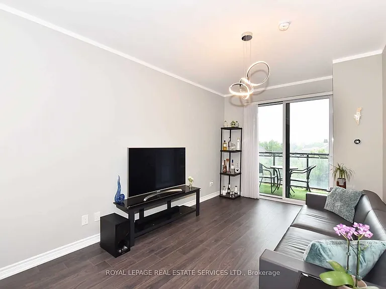 11611 Yonge St #306 — Photo 10