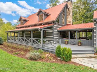 726 Fox Ridge Ln, Caryville, TN 37714