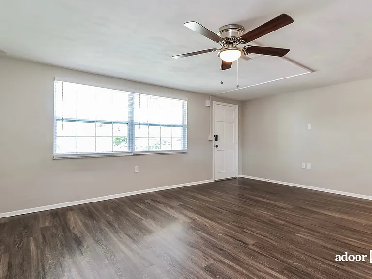 5226 Sparrow Dr — Photo 6