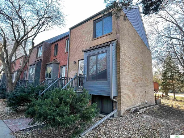 5809 Berkeley Dr APT 8, Lincoln, NE 68512