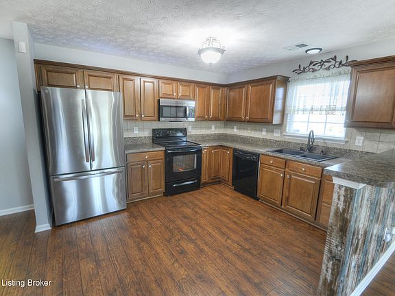 5th image of 1101 Hemlock Ct