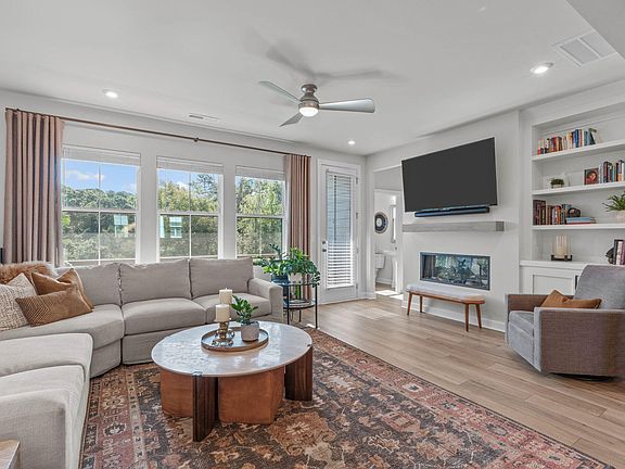 3rd image of 4722 Cypress Tree Ln