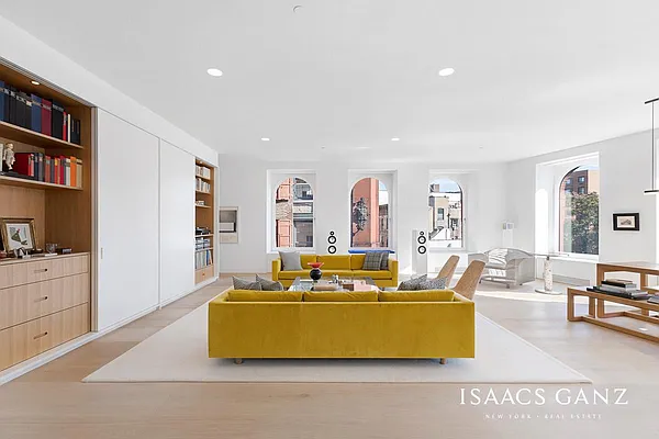Sold by Isaacs Ganz Real Estate | media 2
