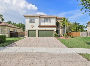 9401 SW 218th Ln, Cutler Bay, FL 33190