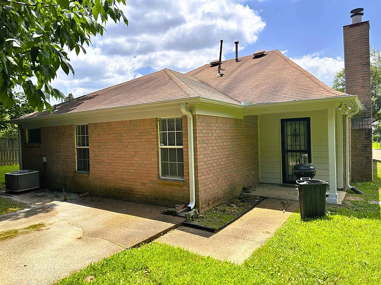 9040 Pepper Hollow Ct — Photo 18