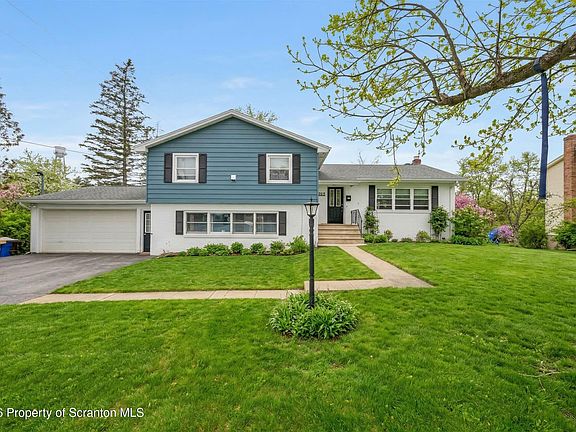 3rd image of 1018 Sleepy Hollow Rd