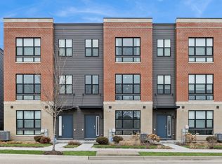 306 Summit Cir, Lombard, IL 60148