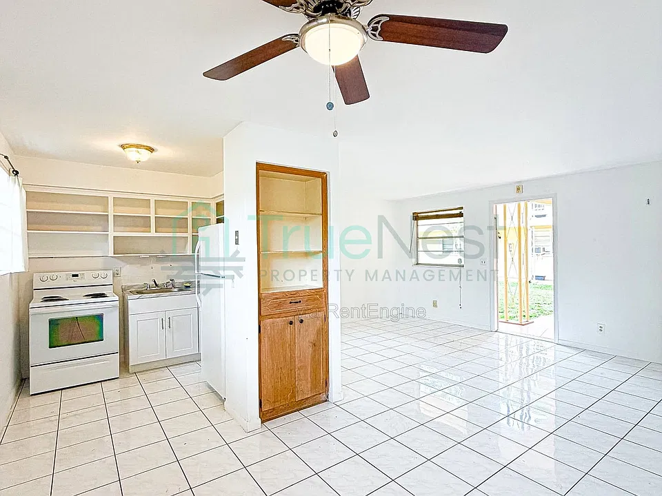 1401 Grant St #3