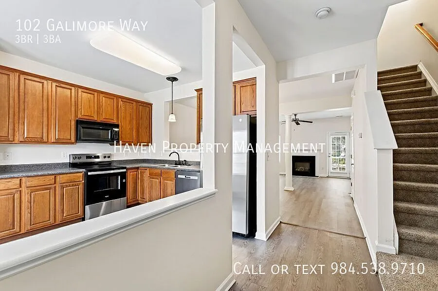Charming 3BR Townhome in Fantastic Apex Location! — Photo 4