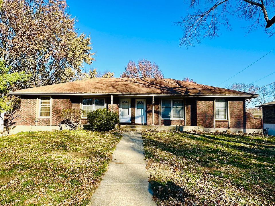 1st image of 1809 SW Skyline Dr