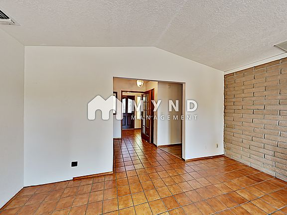 3rd image of 400 Winterhaven Ave
