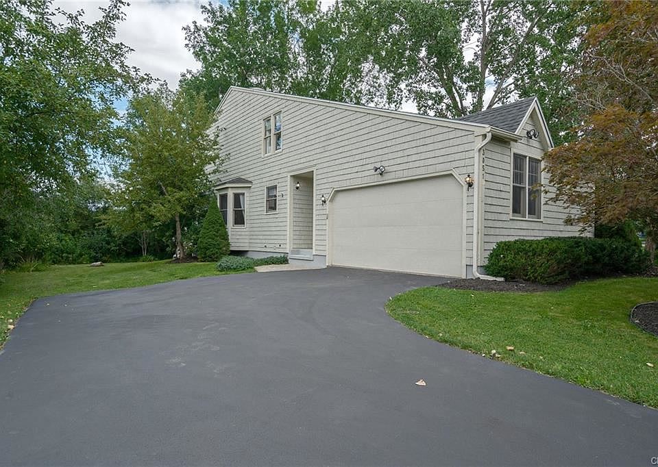1st image of 3051 Amesbury Dr