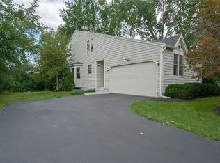 3051 Amesbury Dr, Baldwinsville, NY 13027