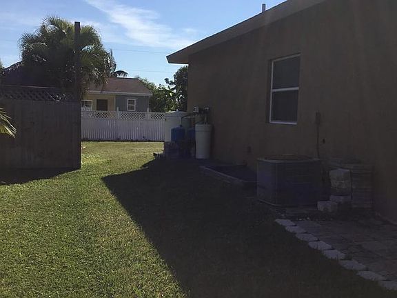 3rd image of 2118 SW 26th St