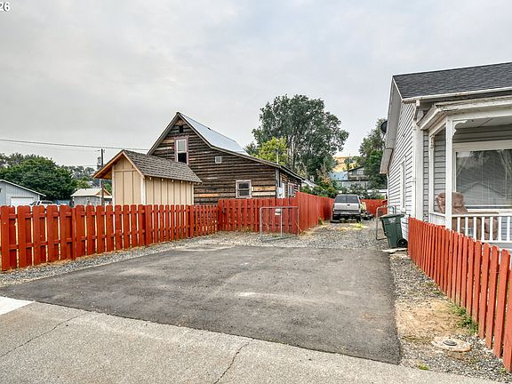 5th image of 1806 SE Byers Pl