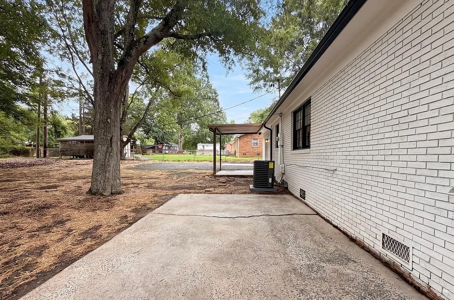 3 bed, 1800 sqft, $2,200 — Photo 4