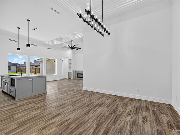 4th image of 520 Demi St