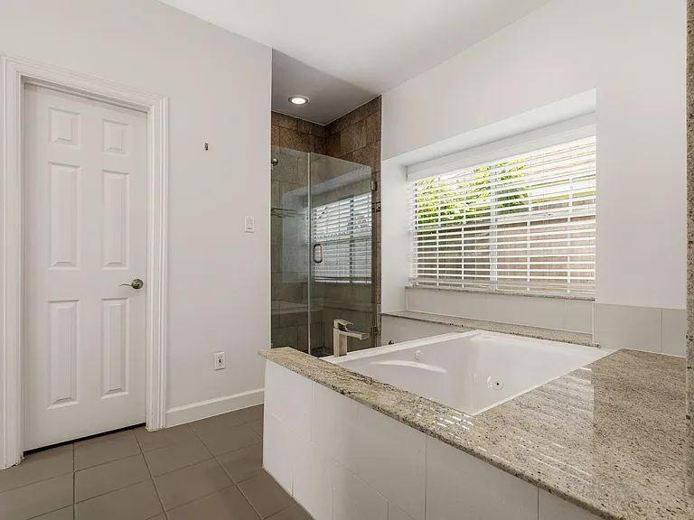 14207 Woodville Gardens Dr — Photo 27