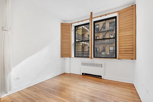 Sold by Bond New York | media 3