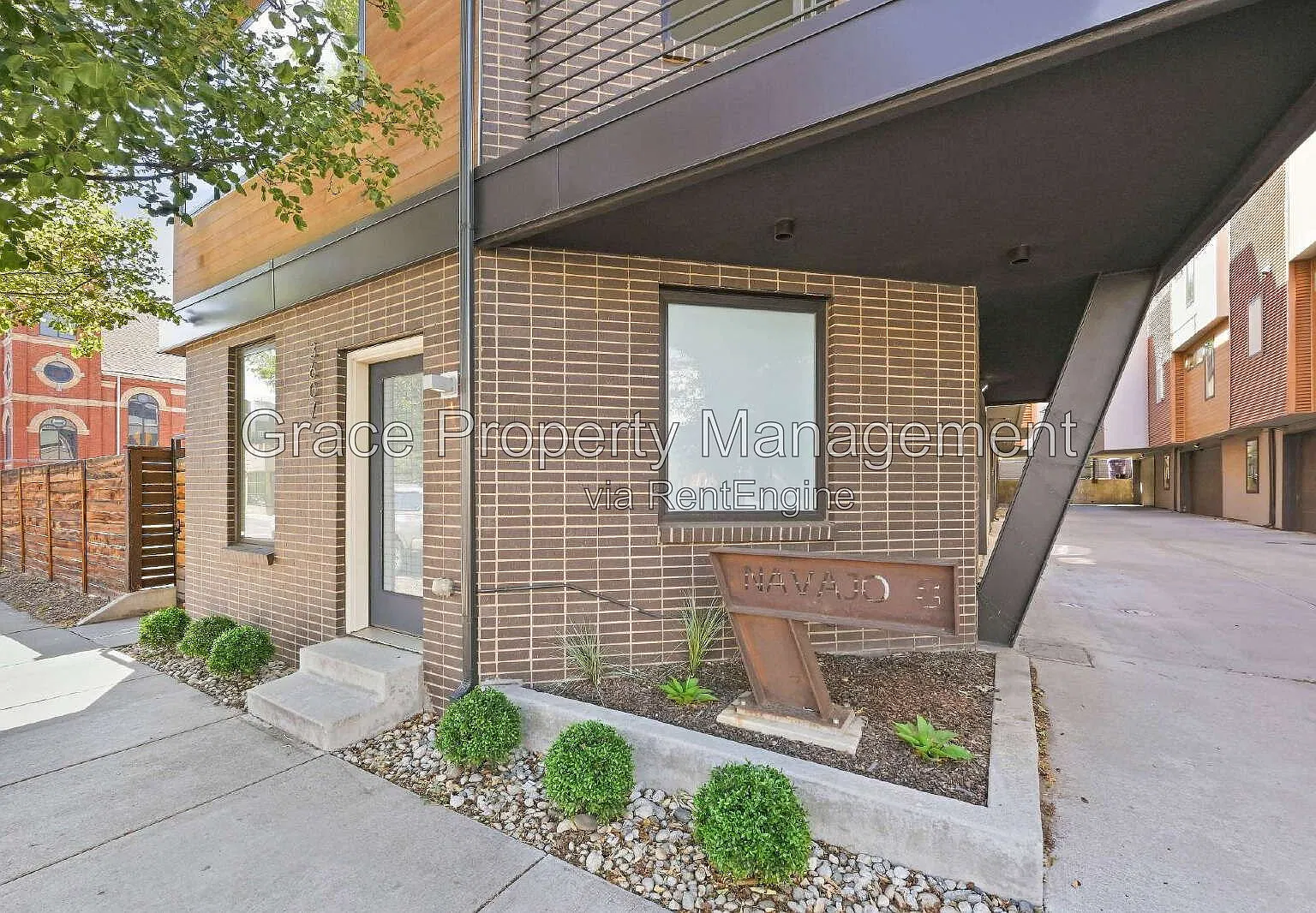 3 bed, 3.0 bath, 1939 sqft, $4,325 — Photo 2