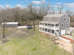 21423 227th St, Tonganoxie, KS 66086