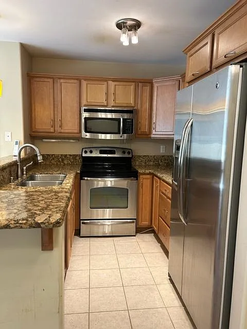 Building Photo - 5252 Balboa Arms Dr #268