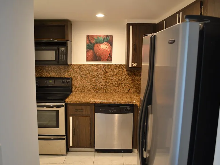 200 172nd St #409 — Photo 7