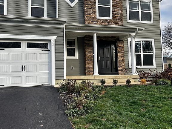 3rd image of 11 Prescott Ln