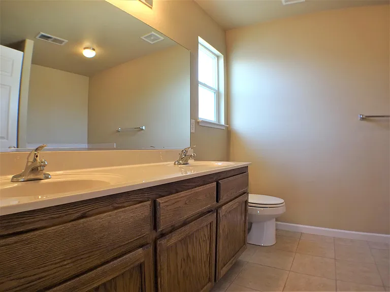 573 Eaton Rd — Photo 8