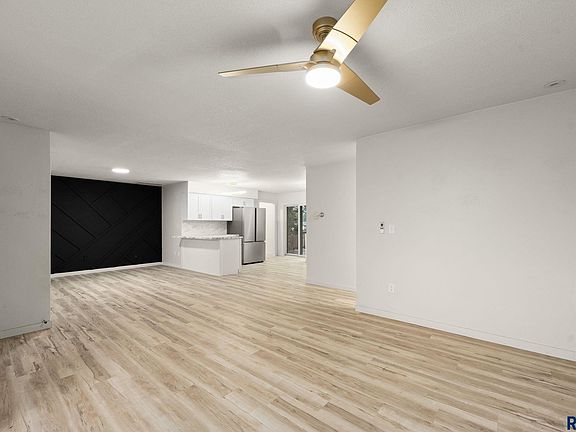 3rd image of 108 W Alton Ave
