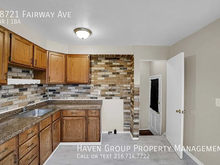 18721 Fairway Ave — Photo 8