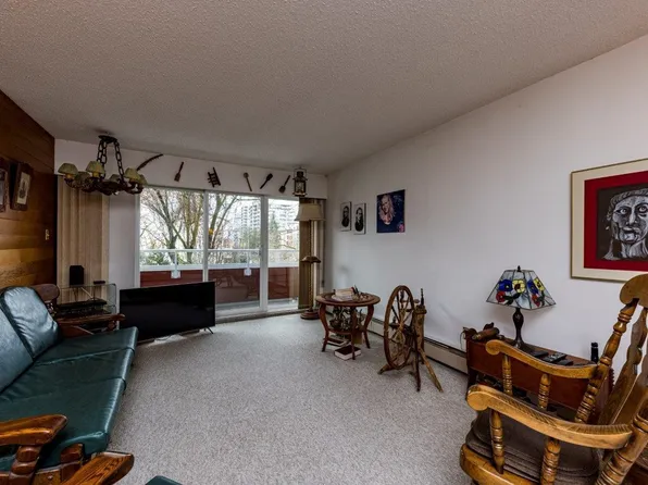 250 W 1st St #302, North Vancouver, BC V7M 1B4