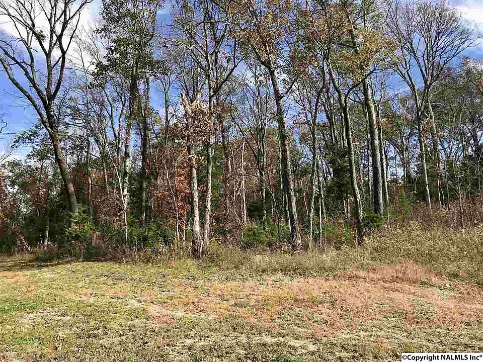1st image of 2808 Talon Cir NE