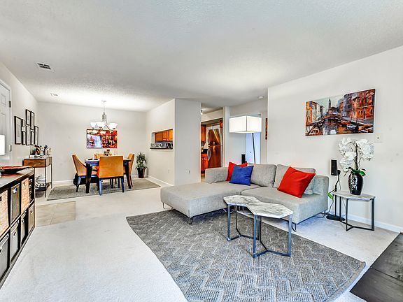 4th image of 6911 Mary Caroline Cir #G