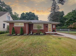 1577 W Nine Mile Rd, Ferndale, MI 48220